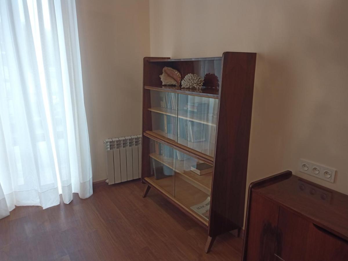 יירבאן Spacious One Bedroom Apartment In The City Centre מראה חיצוני תמונה