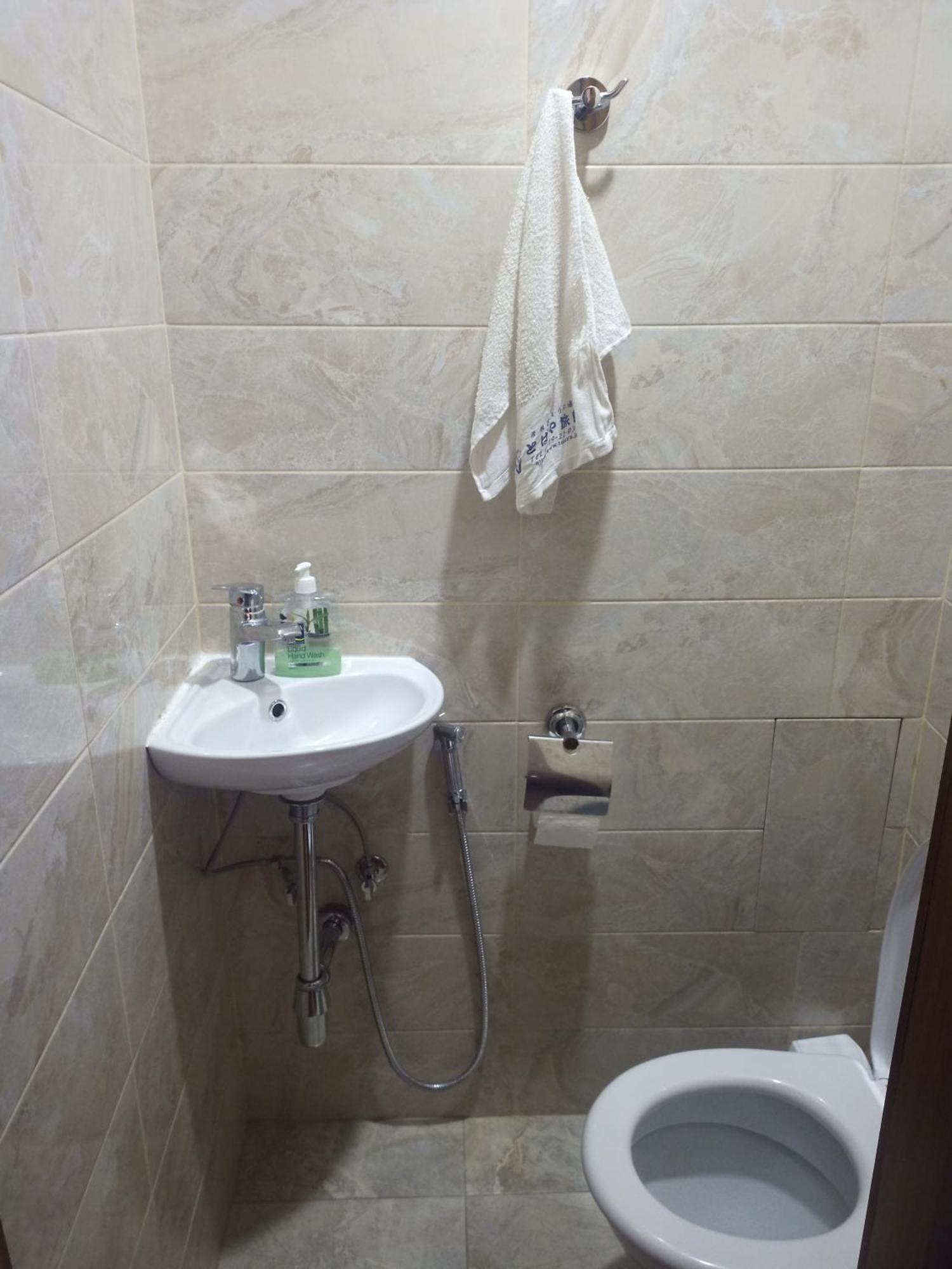 יירבאן Spacious One Bedroom Apartment In The City Centre מראה חיצוני תמונה