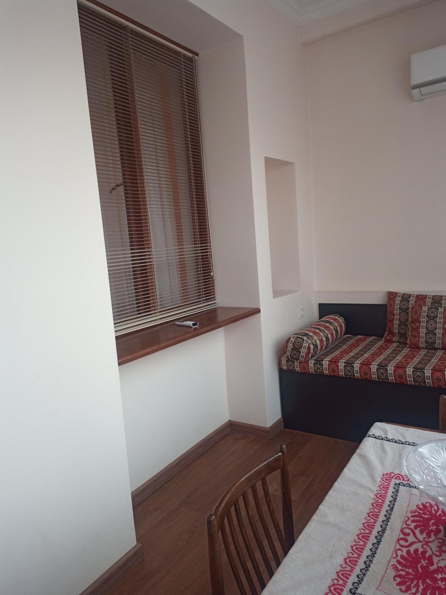 יירבאן Spacious One Bedroom Apartment In The City Centre מראה חיצוני תמונה
