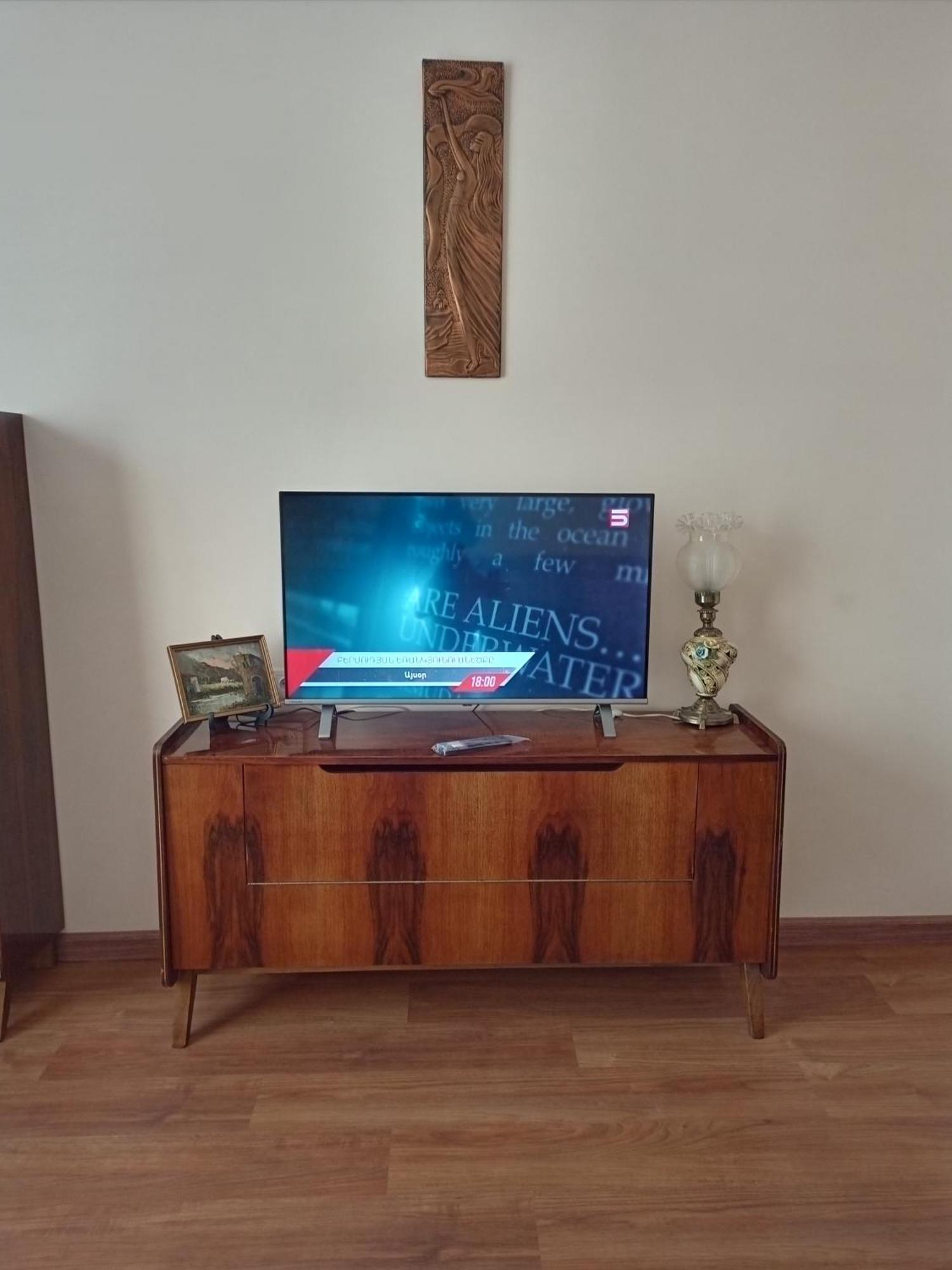יירבאן Spacious One Bedroom Apartment In The City Centre מראה חיצוני תמונה
